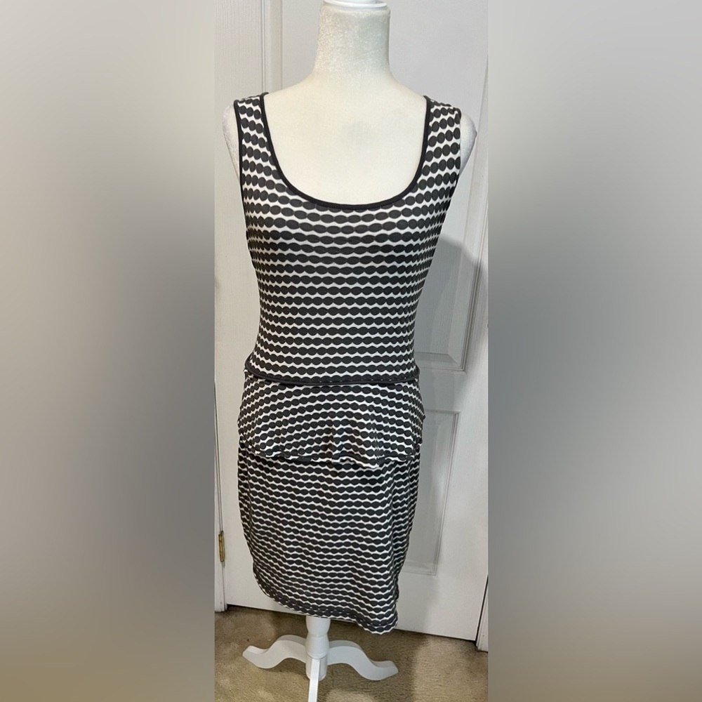 Max Studio Sleeveless Peplum Sweater Dress Black and White size medium